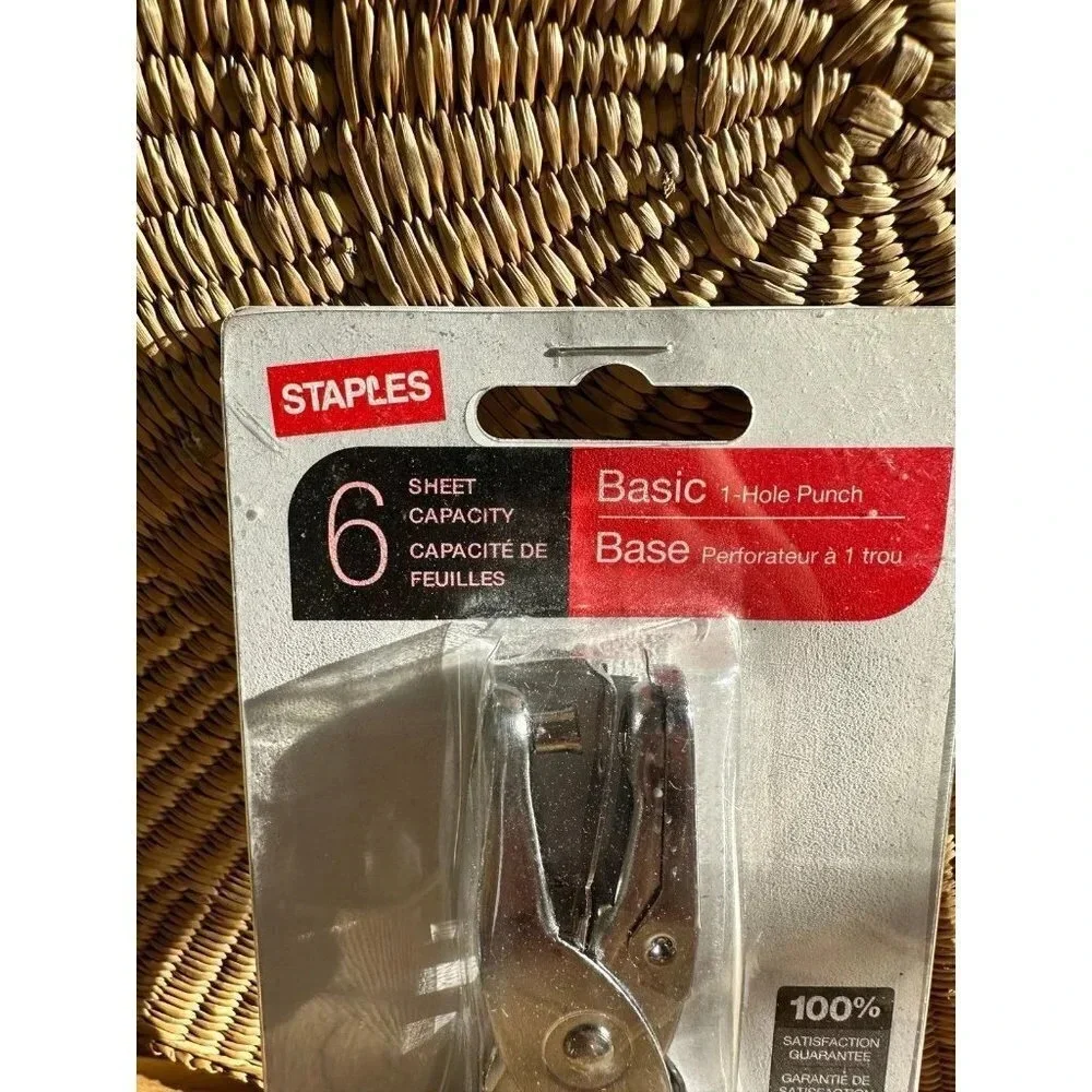 Staples basic NEW 1-hole punch - Picture 2 of 5
